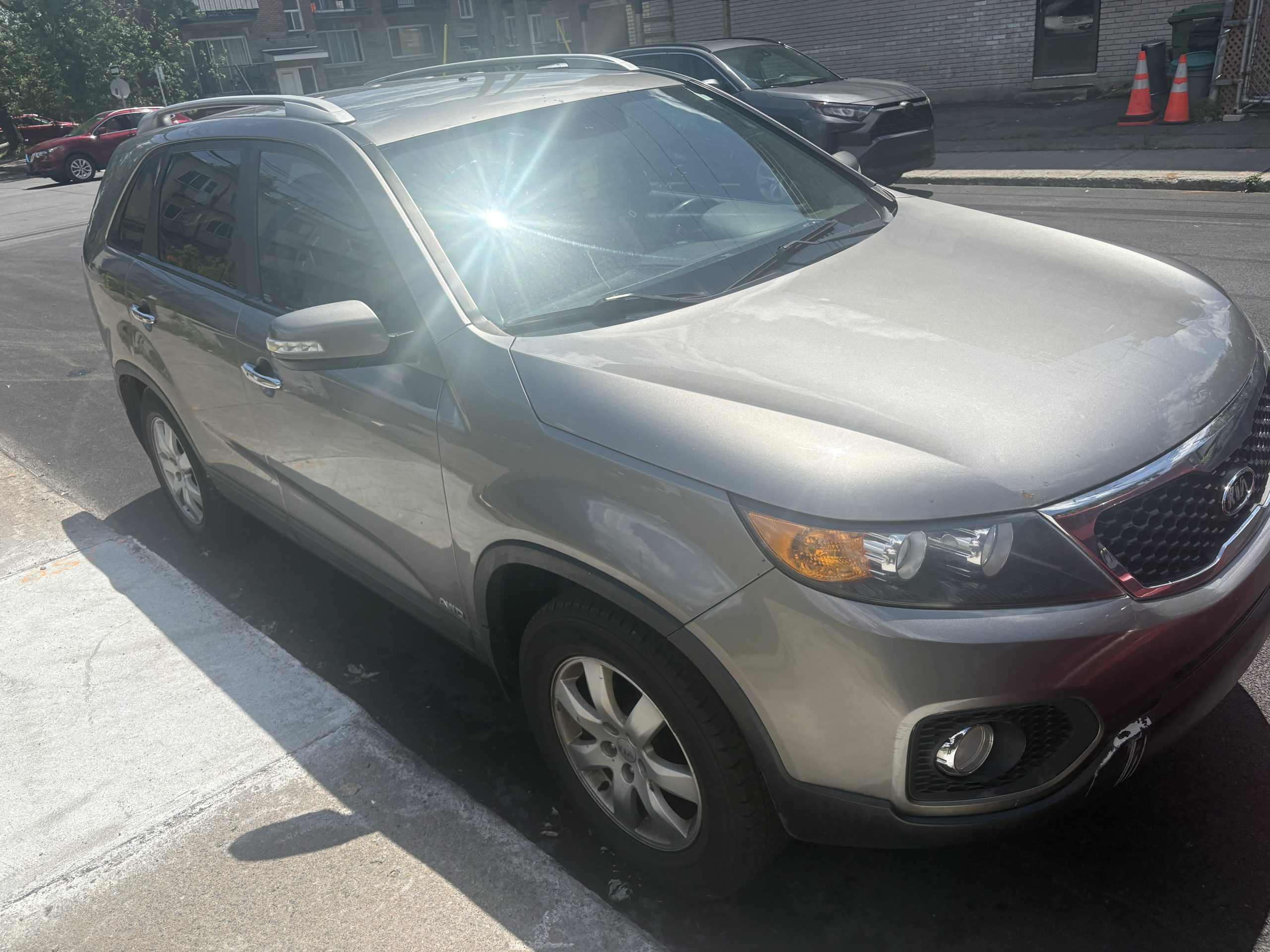 FD - KIA SORENTO 2012 GRIS (26-1150)